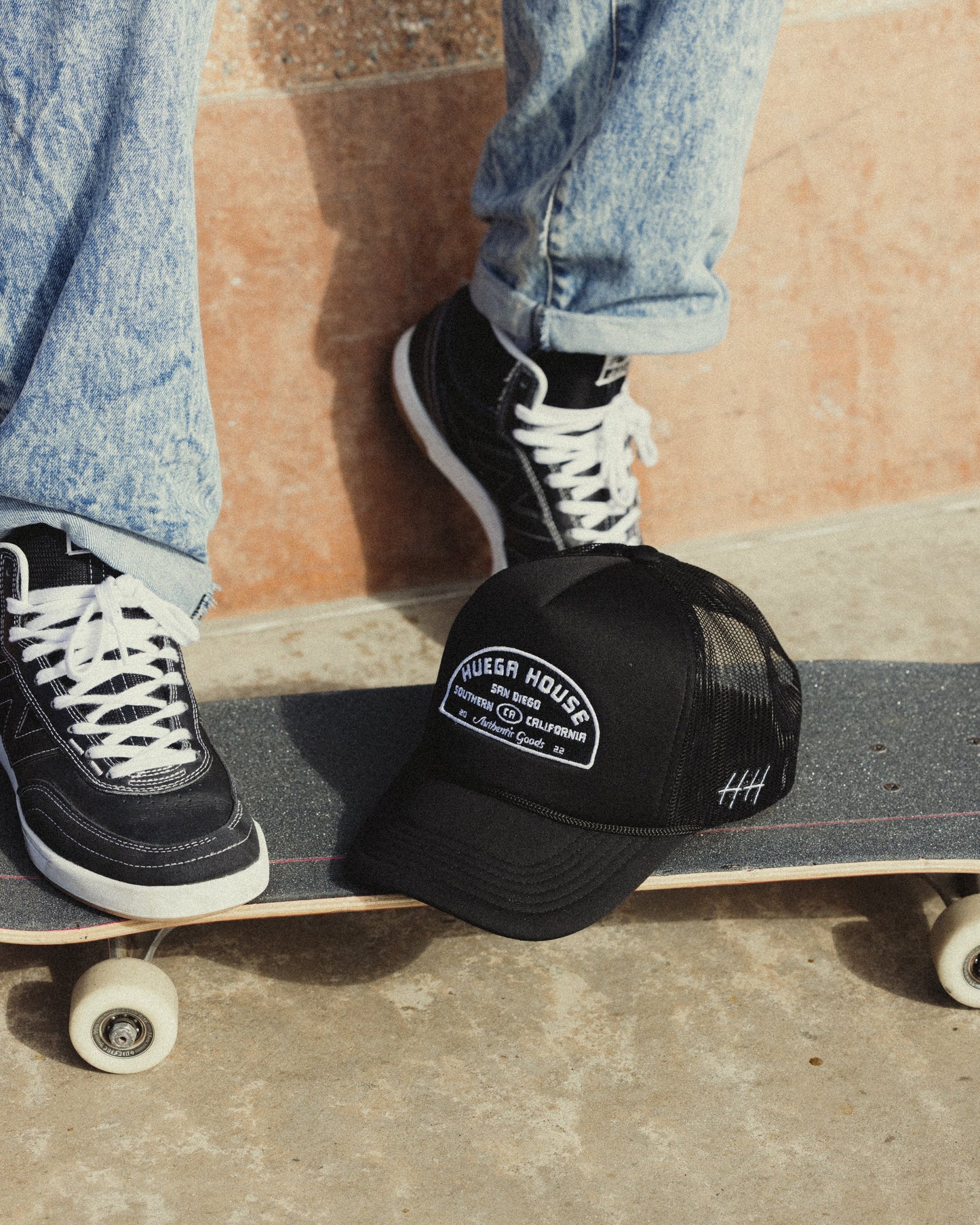 High Tide |  Black