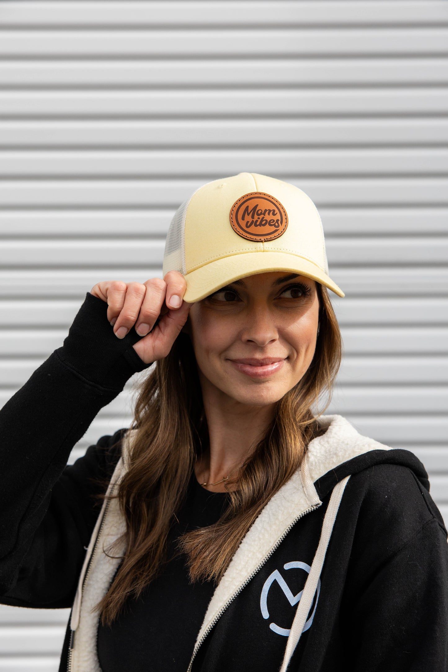 DadBod MomVibes Circle Patch - Curved Bill Trucker Snapback (Pale Yellow/Cream)
